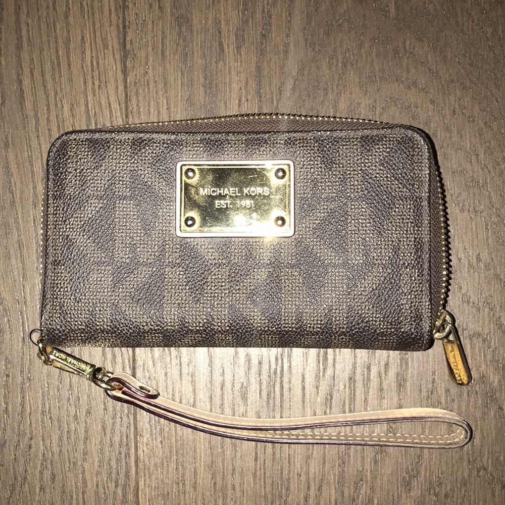 Michael Kors Wristlet / Wallet